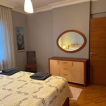 Apartament Kadikoy Kalamis 3+1 Merkezi Asansorlu Genis Daire *