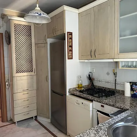 Kadikoy Kalamis 3+1 Merkezi Asansorlu Genis Daire Apartament