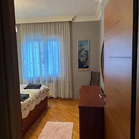 Appartamento Kadikoy Kalamis 3+1 Merkezi Asansorlu Genis Daire *